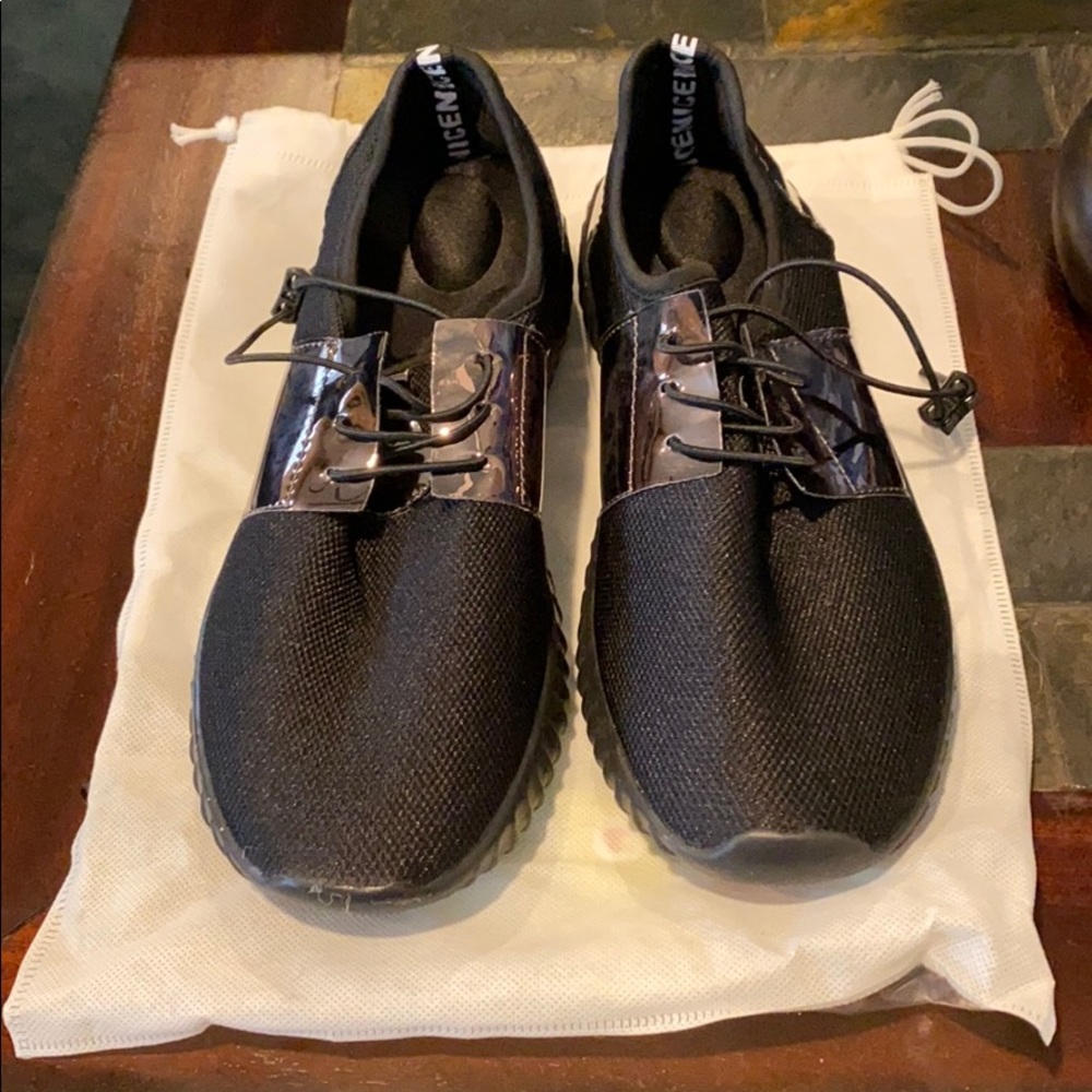 Omega Walk Superflex Sneakers